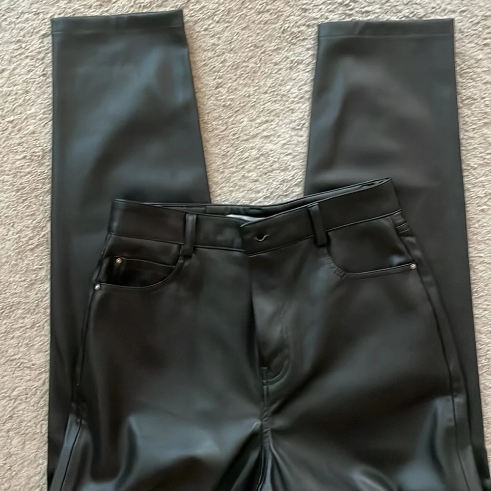 Zara - Picture 2 of 3